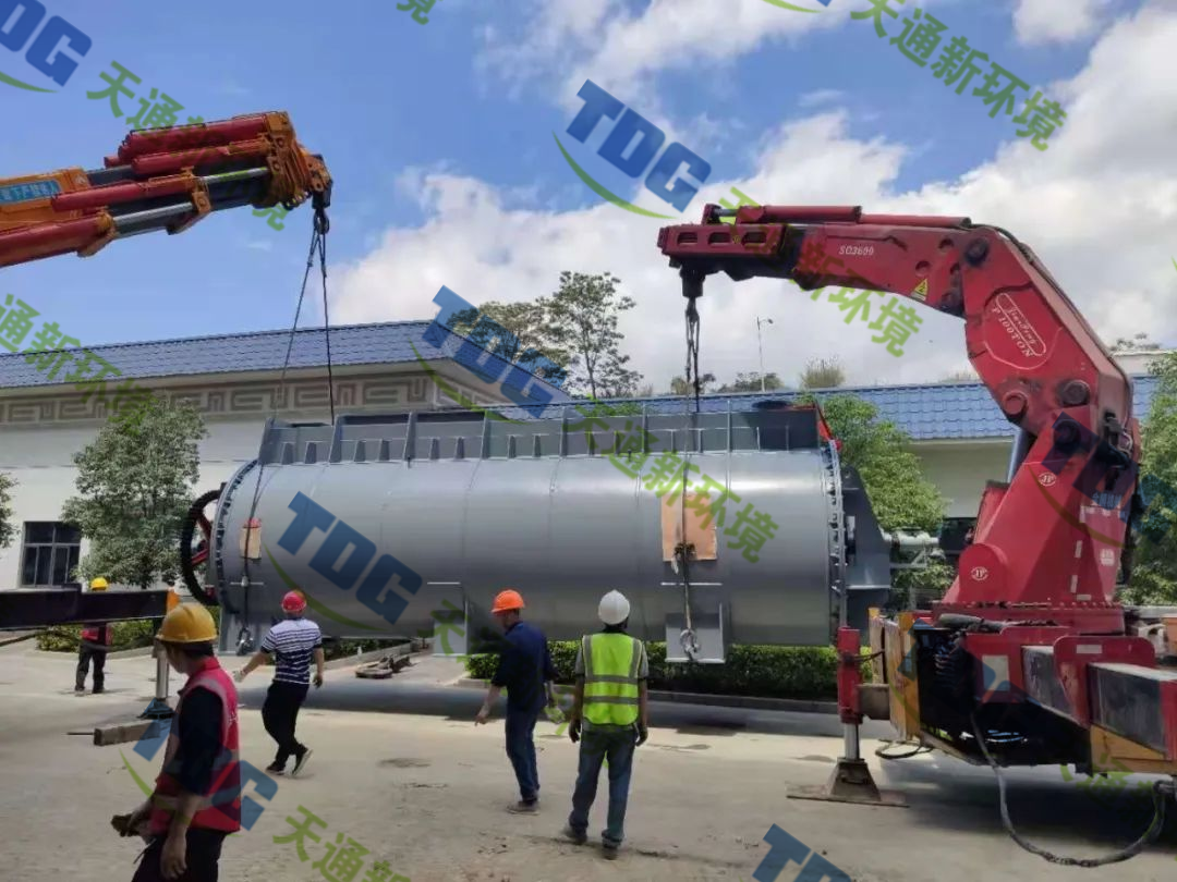 The main equipment hoisting of Guangzhou sludge drying project was successfully completed